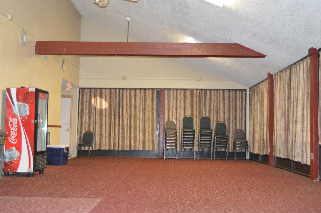 Regency Inn & Suites Elk City Exterior photo