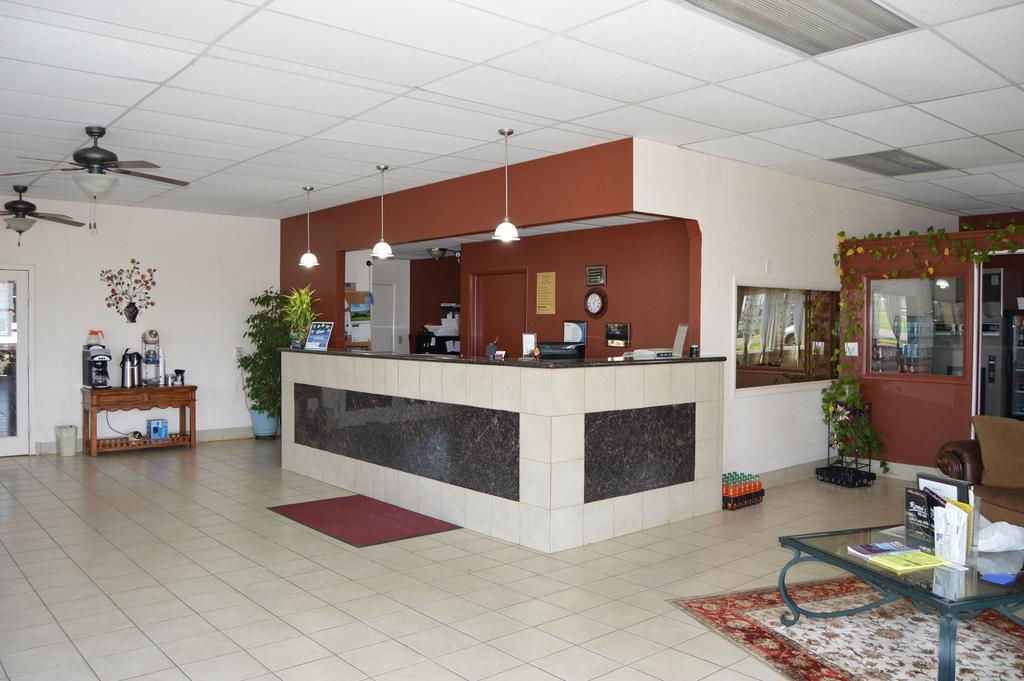Regency Inn & Suites Elk City Exterior photo